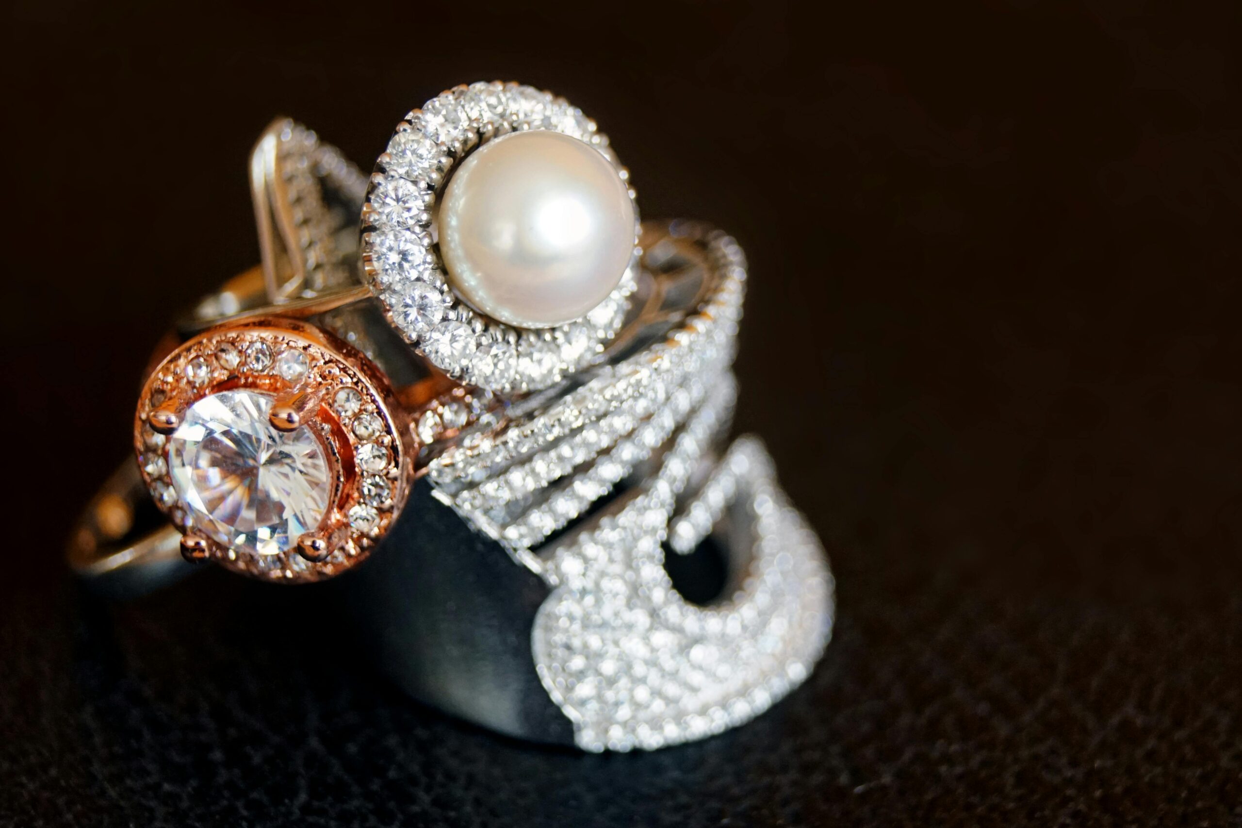 The perfect pairing of jewelry and clothing will significantly enhance your charm