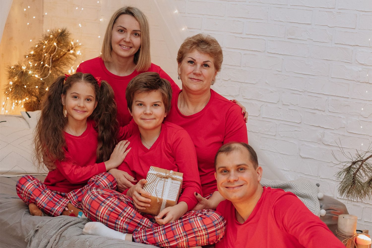 Call Sheet: Family Pajama Photo, Nov. 22. Six Cast Members, One Print Left Standing.